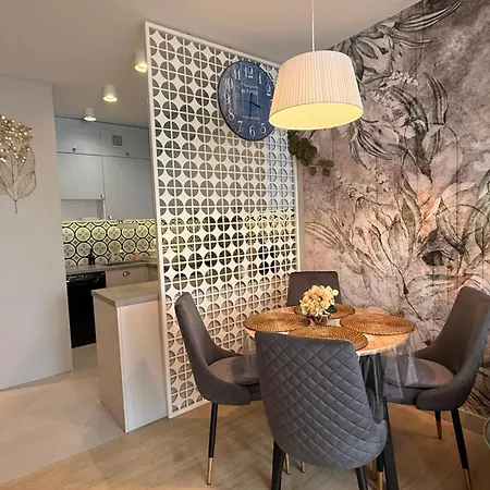 Apartment Miodowy Dom Exspanse 44 Z Balkonem I Parkingiem Kolberg